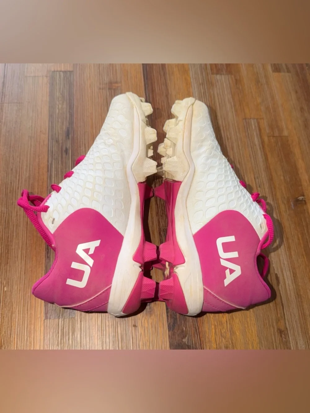 Cleats - Picture 6 of 9